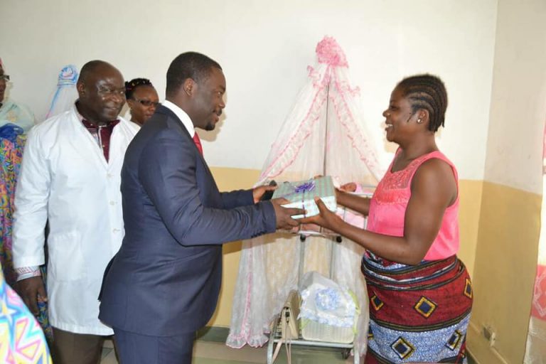NURSING MOTHERS RECEIVE GIFTS FROM THE FOUNDER